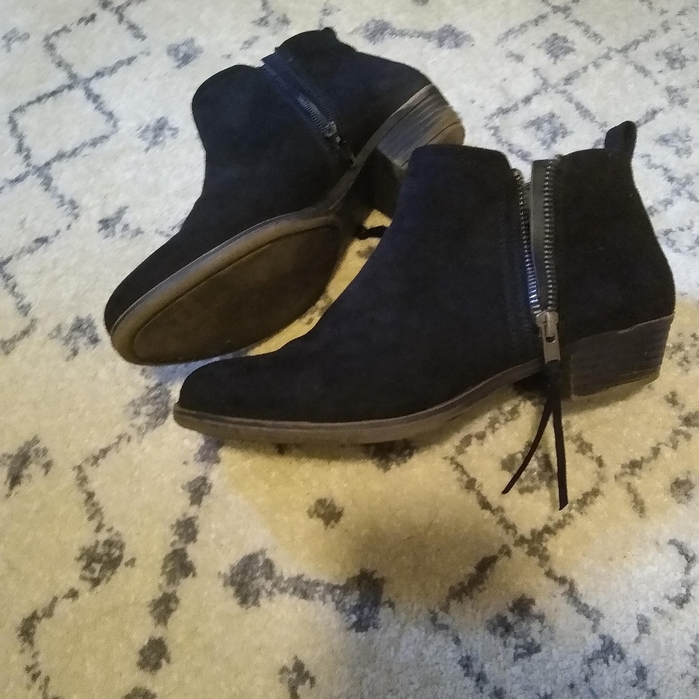 3/$15 Rampage black faux suede boots